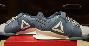 Weightlifting shoes